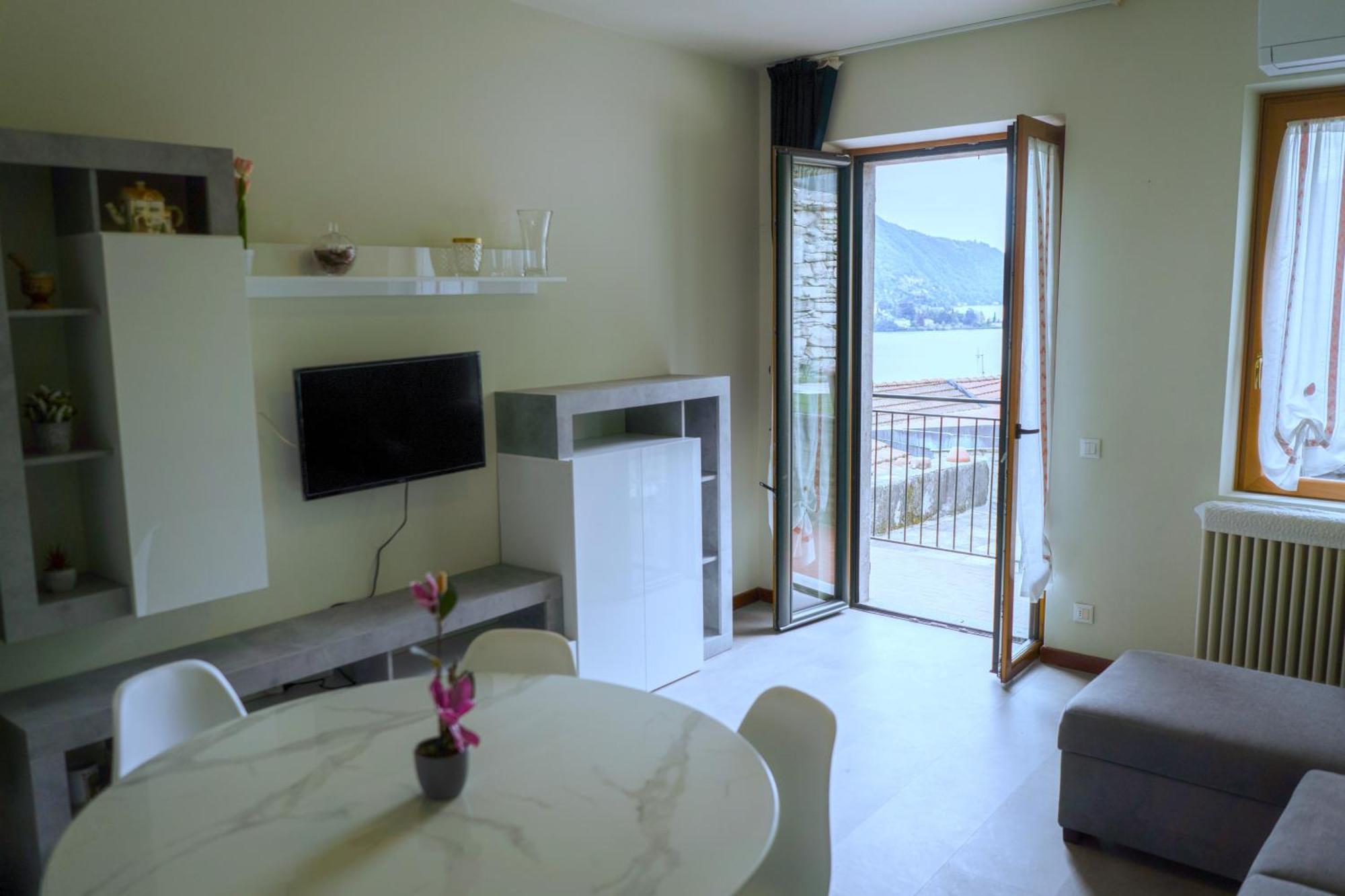 Terrazza Di Luisa Parking Wifi Vista Lago Carate Urio Luaran gambar